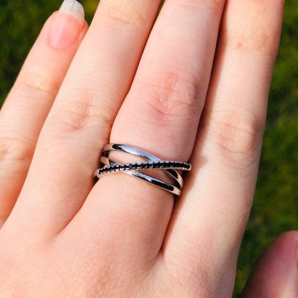 Natural Black Spinel & Sterling Silver Ring - Picture 4 of 4
